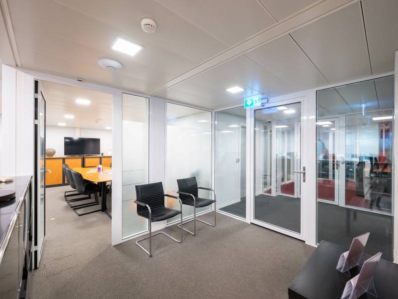 161m² office, photo 3 sur 10