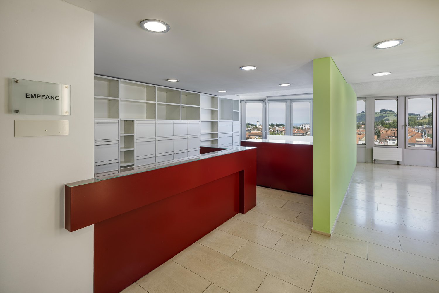 385m² commercial, photo 3 sur 10