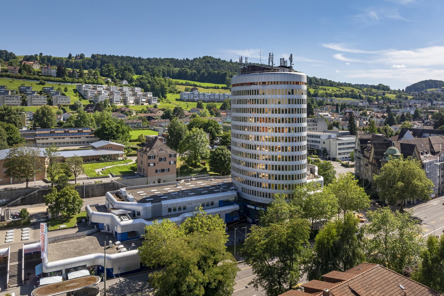 385m² commercial, photo 1 sur 10