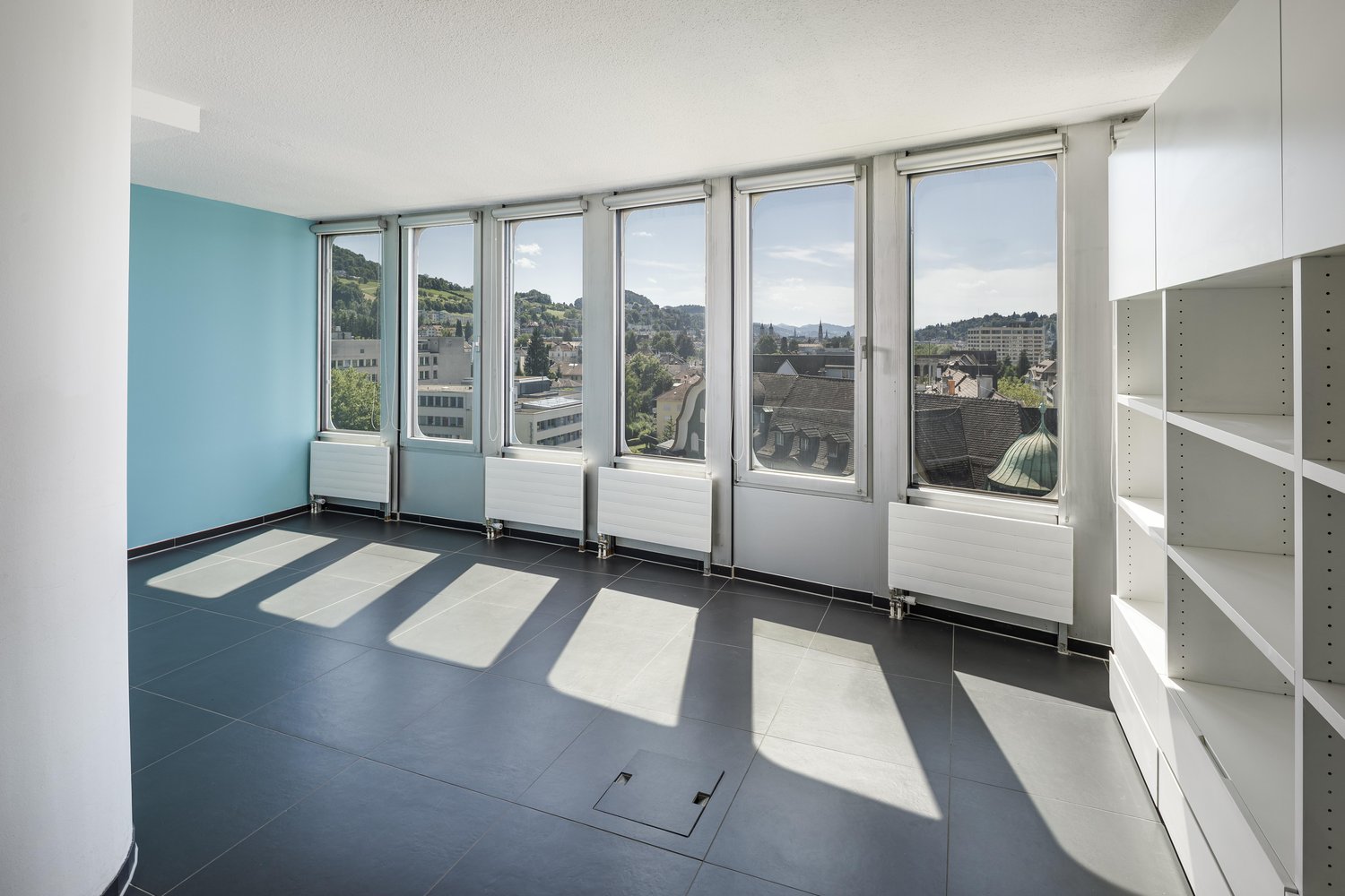 385m² commercial, photo 8 sur 10