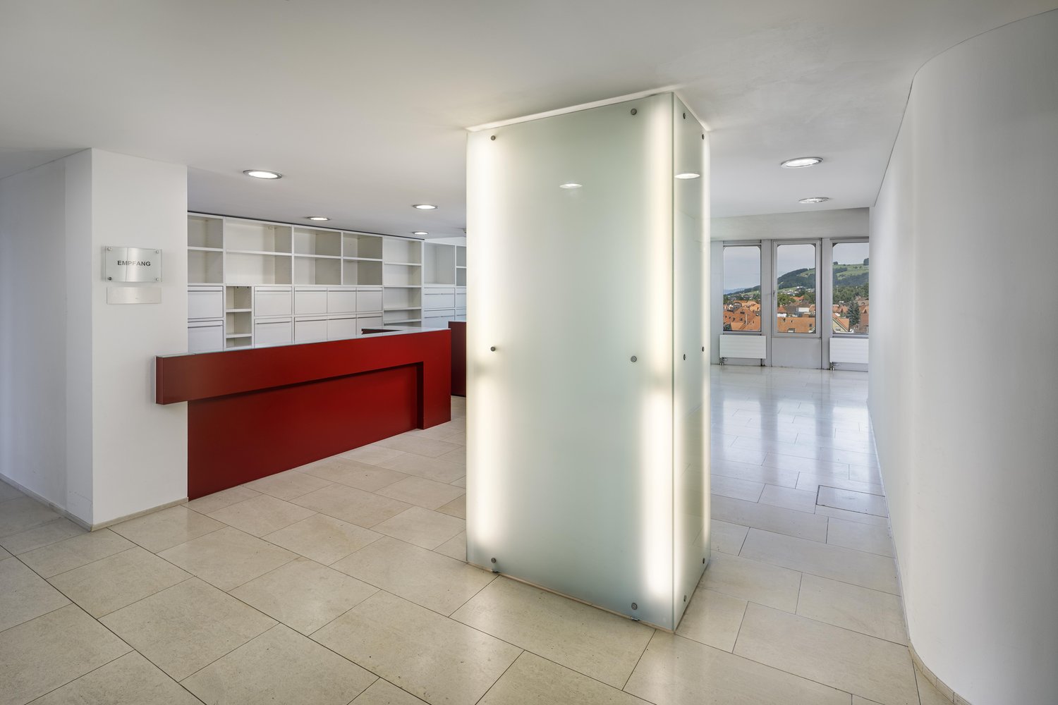 385m² commercial, photo 2 sur 10