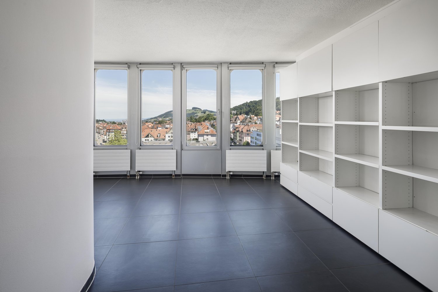 385m² commercial, photo 6 sur 10
