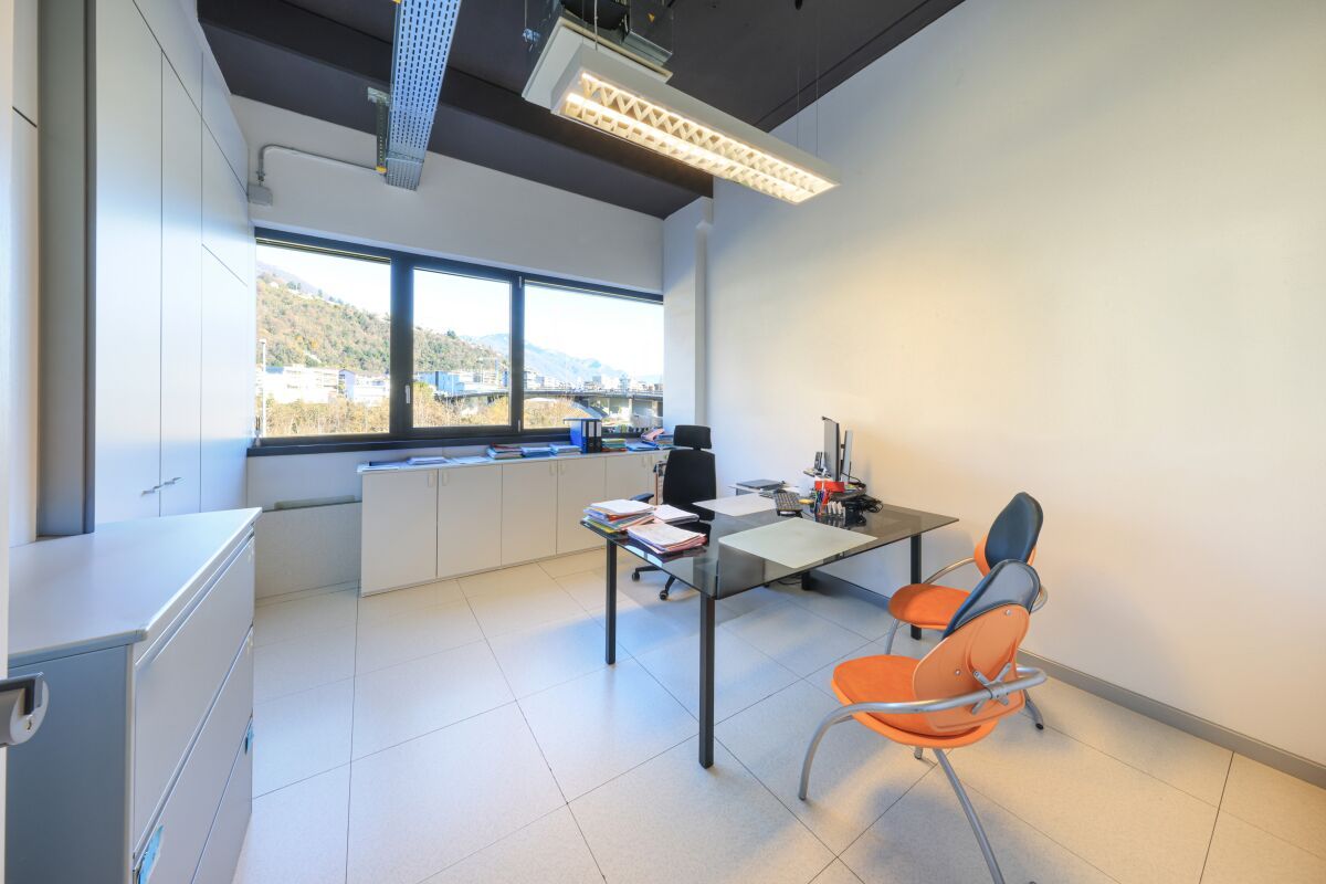 120m² commercial, photo 3 sur 7