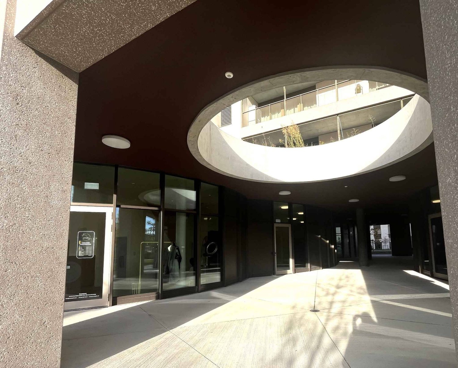 620m² office