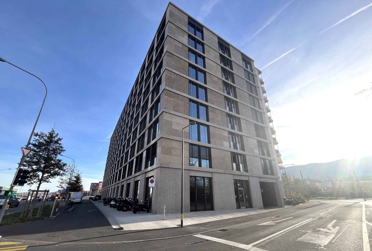 620m² office