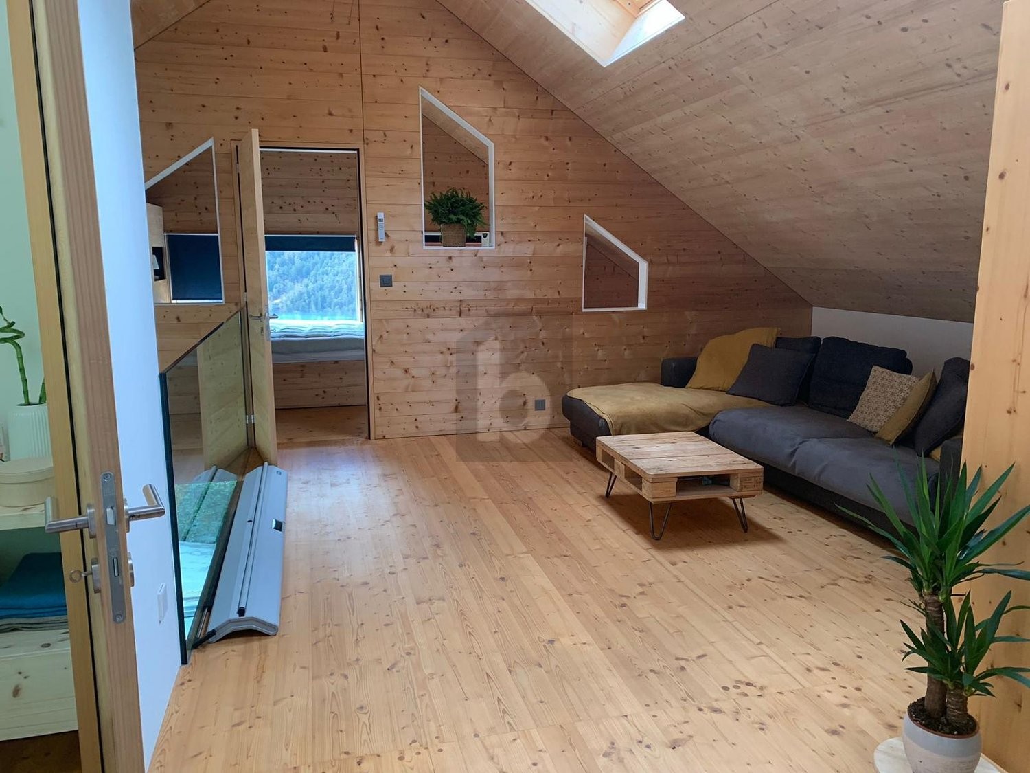 5 rooms single house