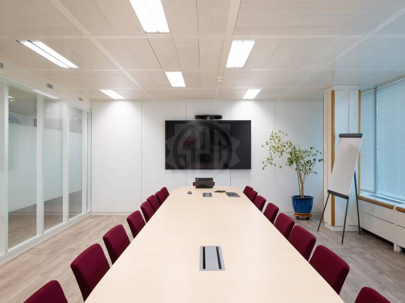 55m² office
