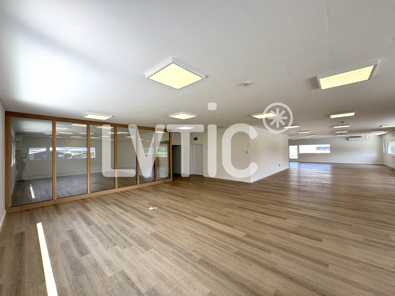 410m² office, photo 2 sur 8