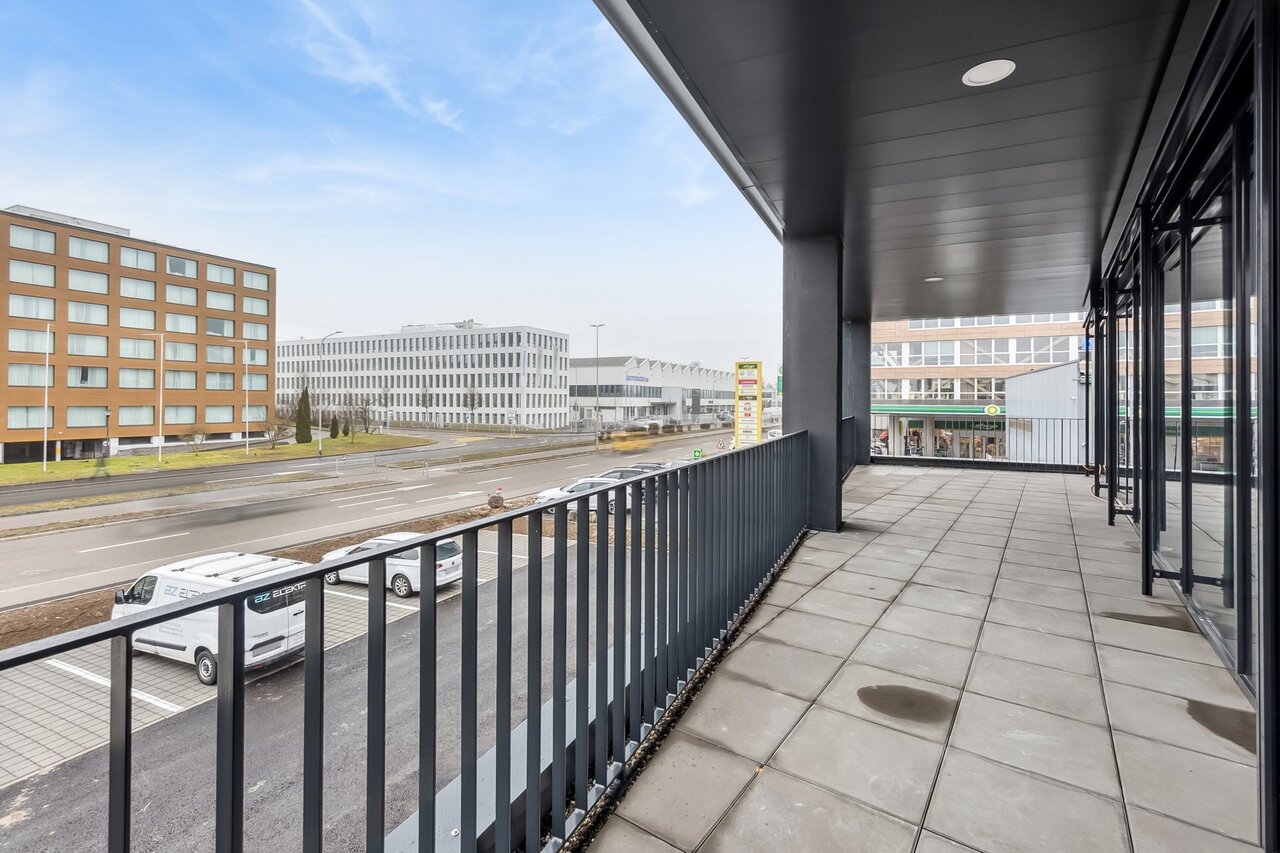 425m² commercial