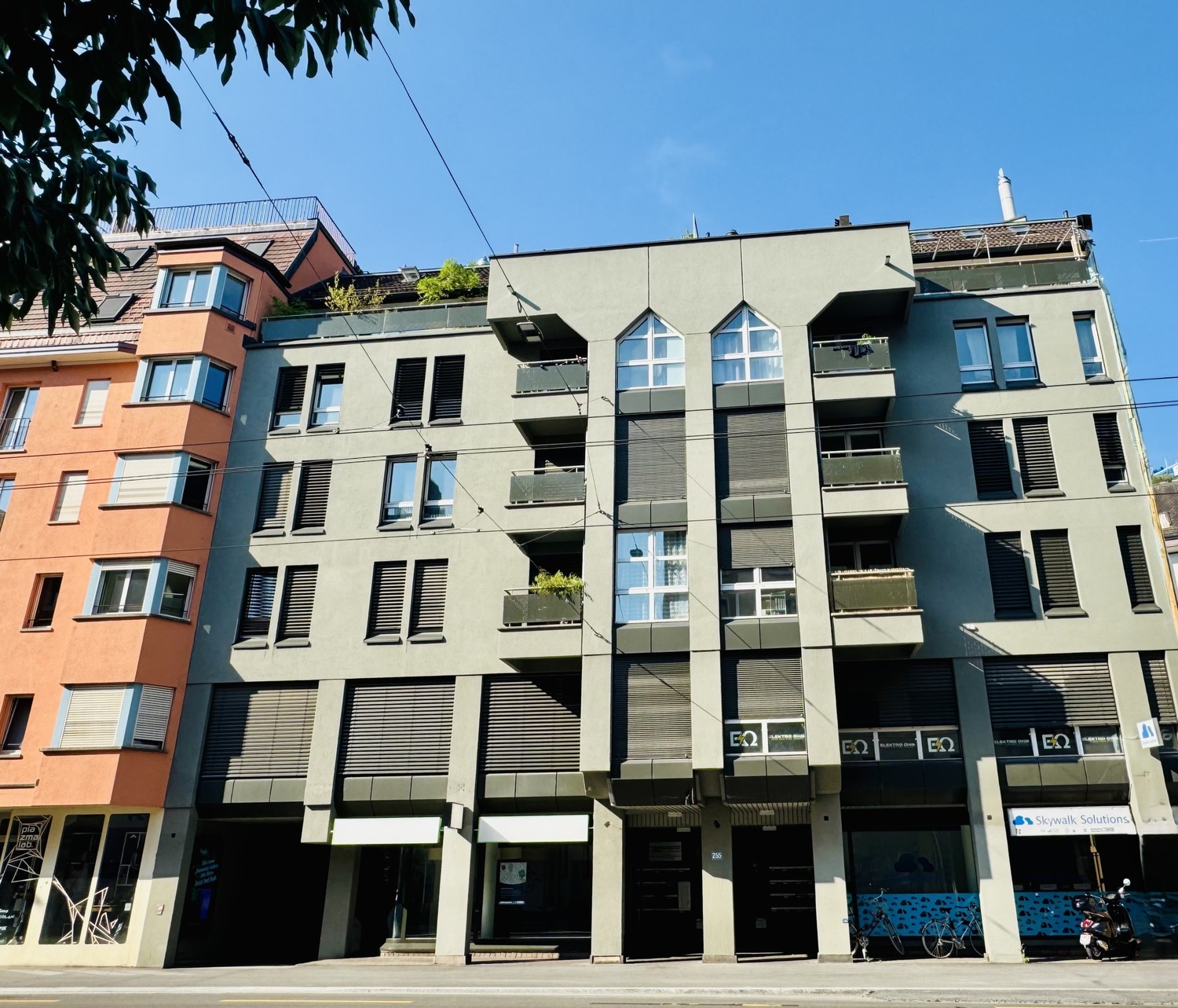 Commerce de 134m², photo 1 sur 7