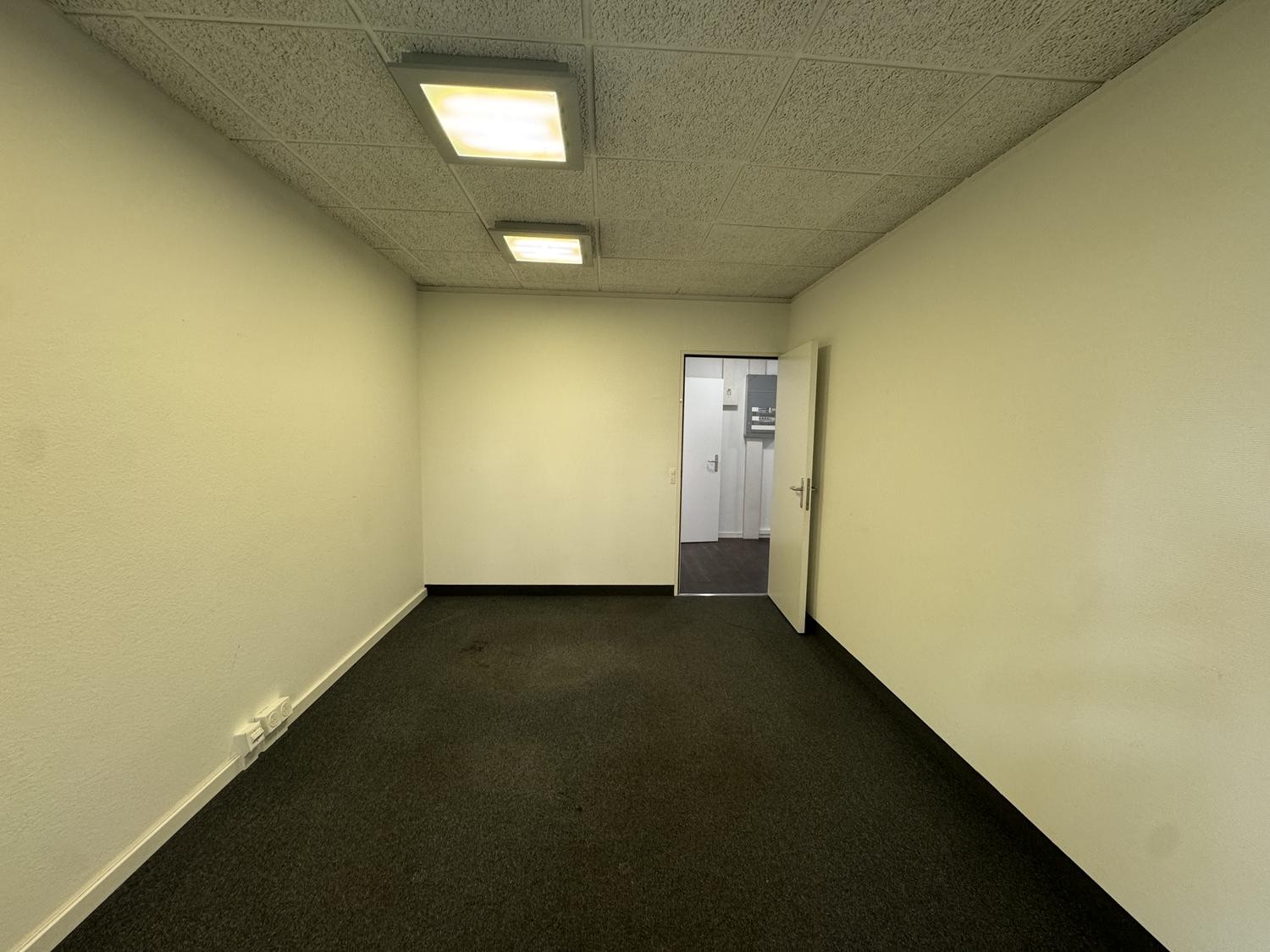 Commerce de 134m², photo 6 sur 7