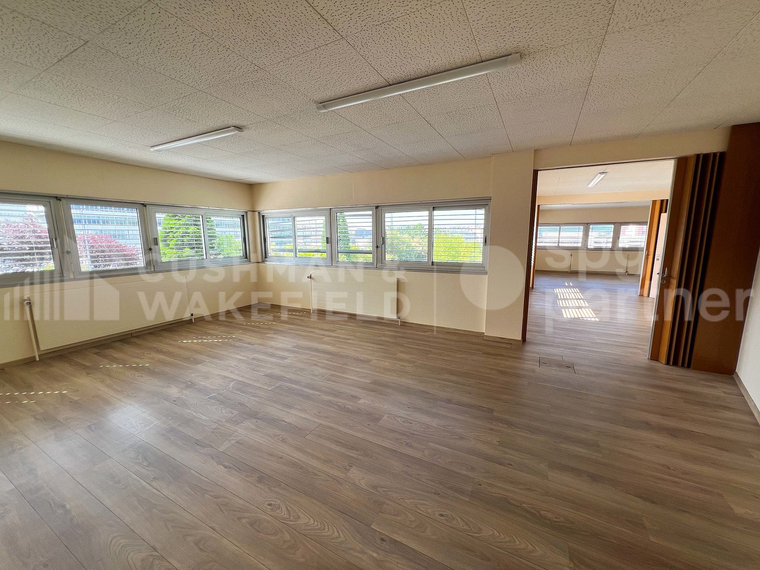 940m² atelier, photo 1 sur 10