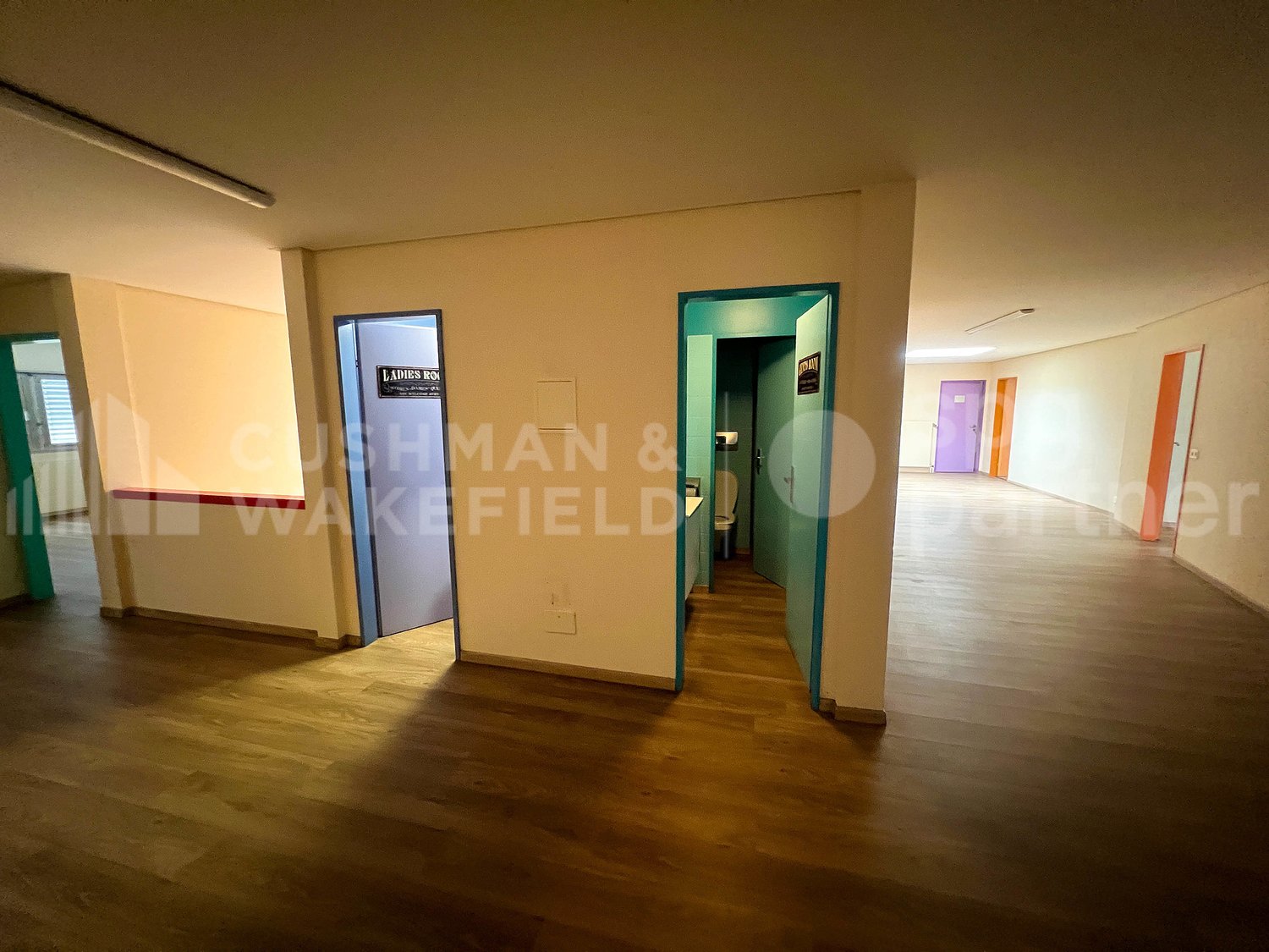 940m² atelier, photo 7 sur 10