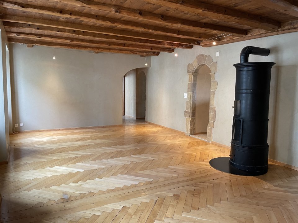 5 rooms apartment