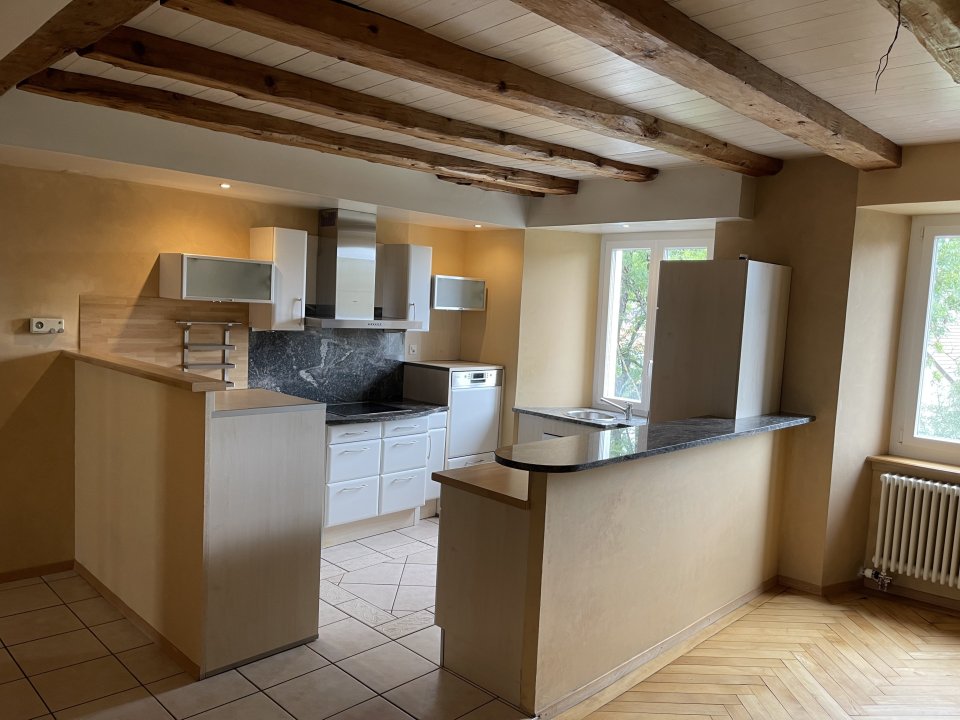5 rooms apartment