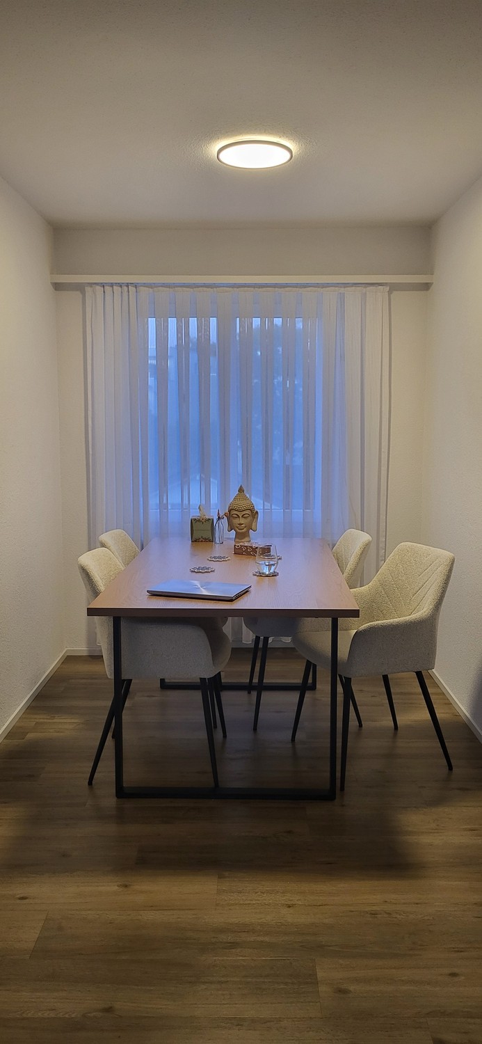 Chambre dans une colocation

Tu aimes la compagnie, mais tu apprécies aussi parfois d'avoir du temps pour toi, tu as environ entre 25-35 ans (de préférence une femme), alors contacte-moi ☺️.
Je suis Martina (29), je travaille comme chimiste et je me réjouis d'une vie de colocation amicale !
Les meub, photo 8 sur 9