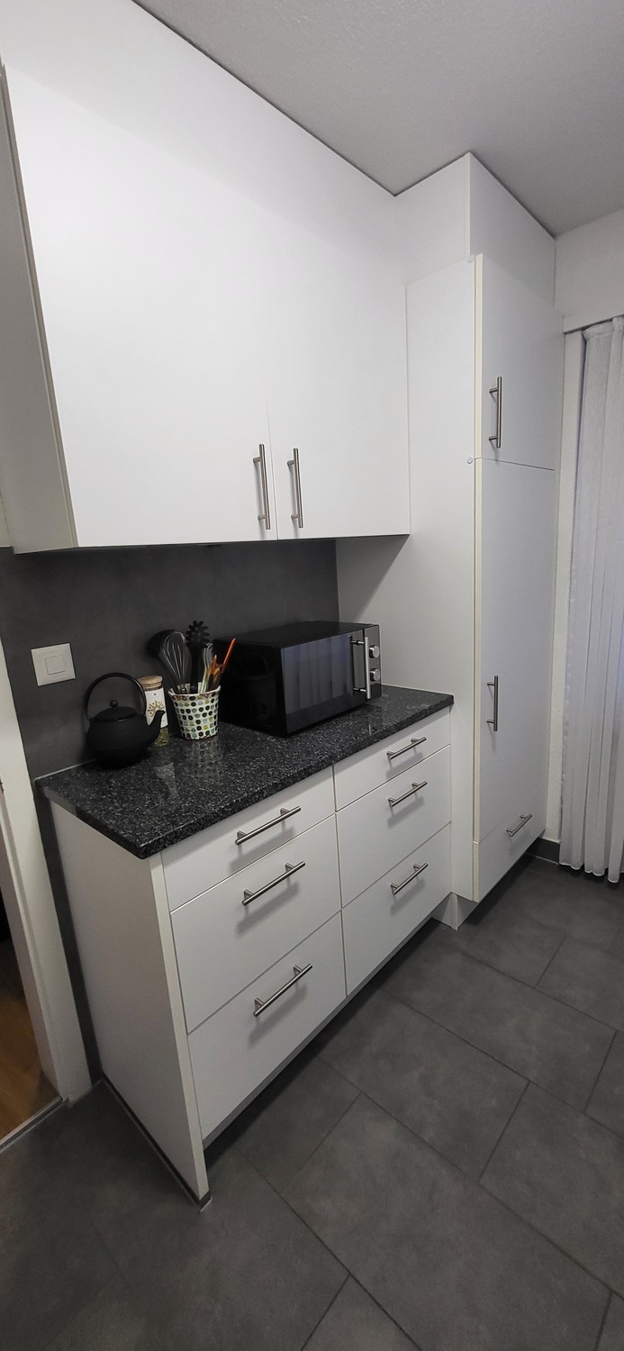 Chambre dans une colocation

Tu aimes la compagnie, mais tu apprécies aussi parfois d'avoir du temps pour toi, tu as environ entre 25-35 ans (de préférence une femme), alors contacte-moi ☺️.
Je suis Martina (29), je travaille comme chimiste et je me réjouis d'une vie de colocation amicale !
Les meub, photo 5 sur 9