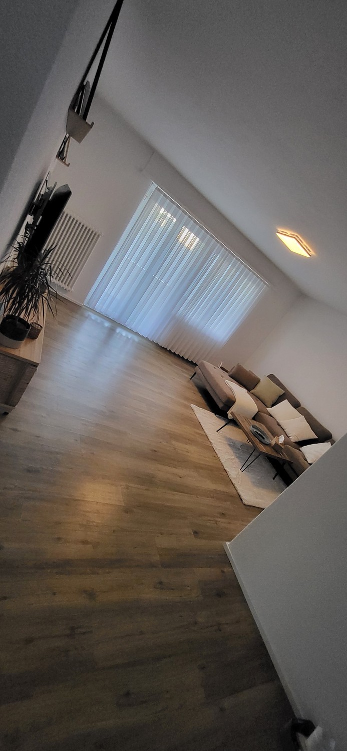 Chambre dans une colocation

Tu aimes la compagnie, mais tu apprécies aussi parfois d'avoir du temps pour toi, tu as environ entre 25-35 ans (de préférence une femme), alors contacte-moi ☺️.
Je suis Martina (29), je travaille comme chimiste et je me réjouis d'une vie de colocation amicale !
Les meub, photo 9 sur 9