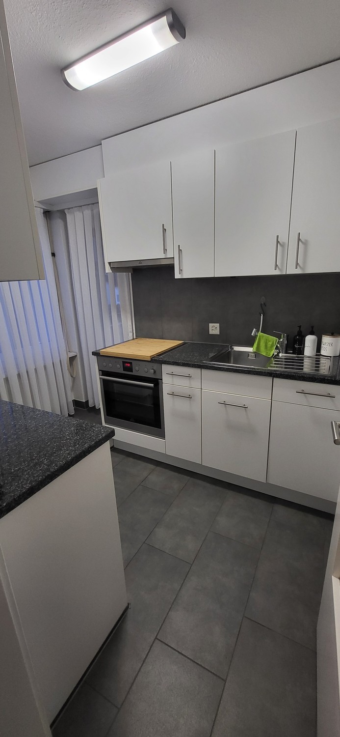 Chambre dans une colocation

Tu aimes la compagnie, mais tu apprécies aussi parfois d'avoir du temps pour toi, tu as environ entre 25-35 ans (de préférence une femme), alors contacte-moi ☺️.
Je suis Martina (29), je travaille comme chimiste et je me réjouis d'une vie de colocation amicale !
Les meub, photo 1 sur 9