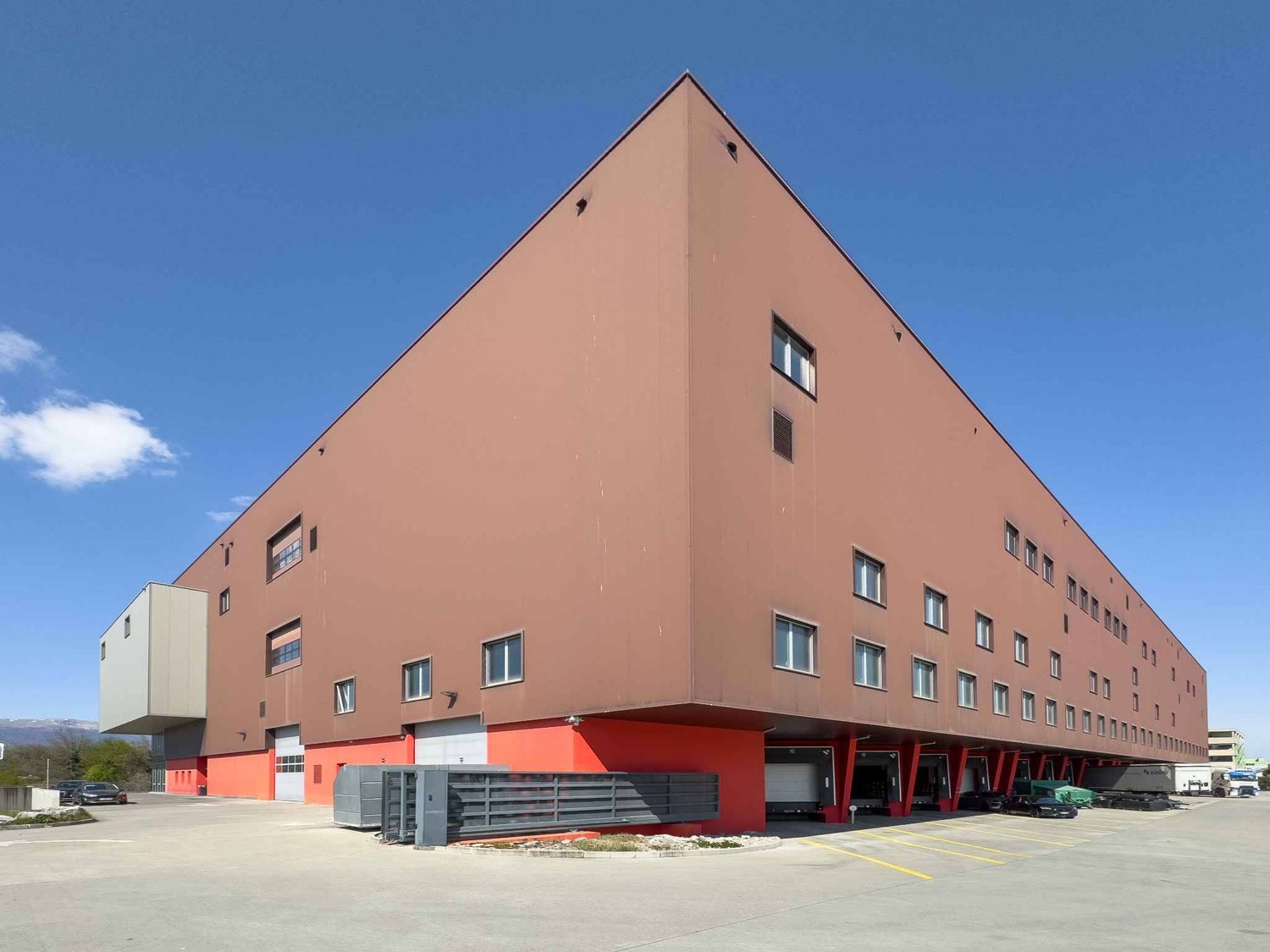 3260m² commercial