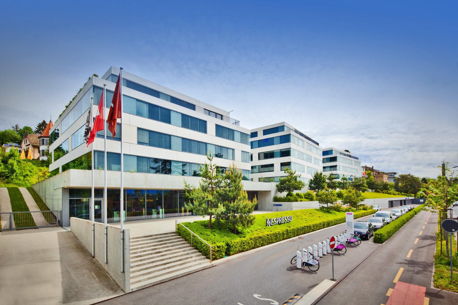 496m² office