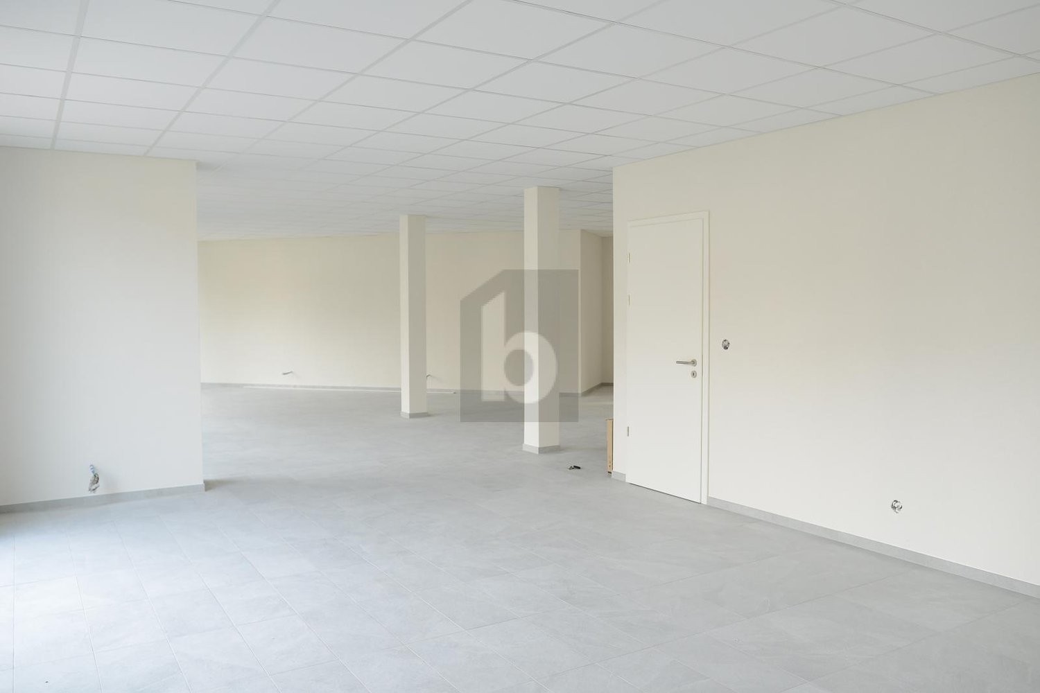 109m² shopping centre