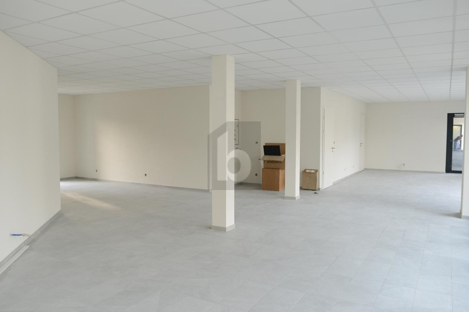 109m² shopping centre