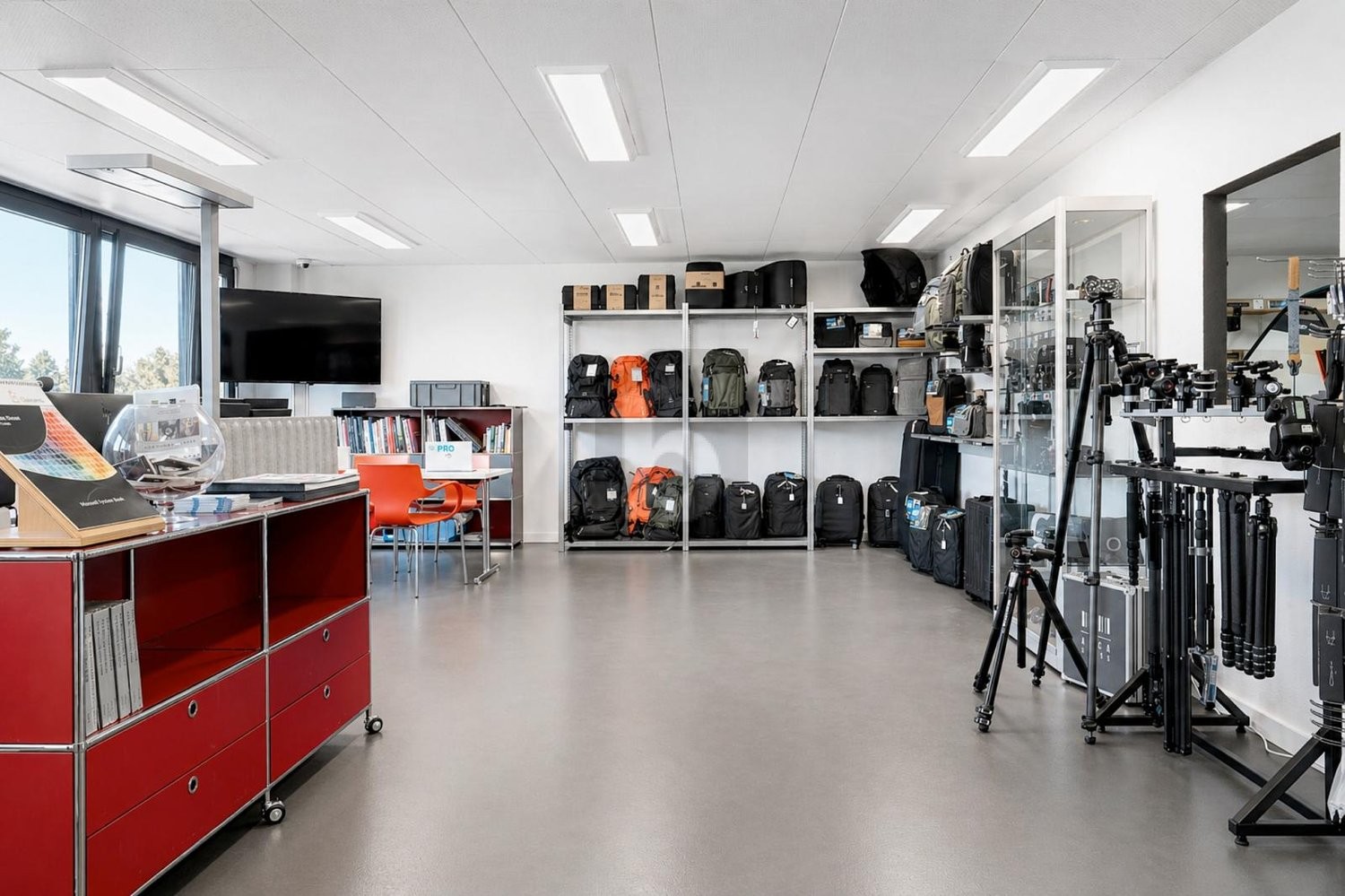 124m² atelier, photo 1 sur 4