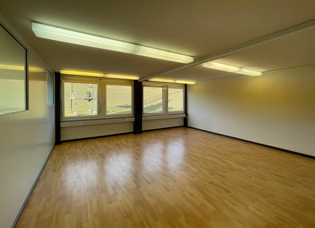 142m² bureau
