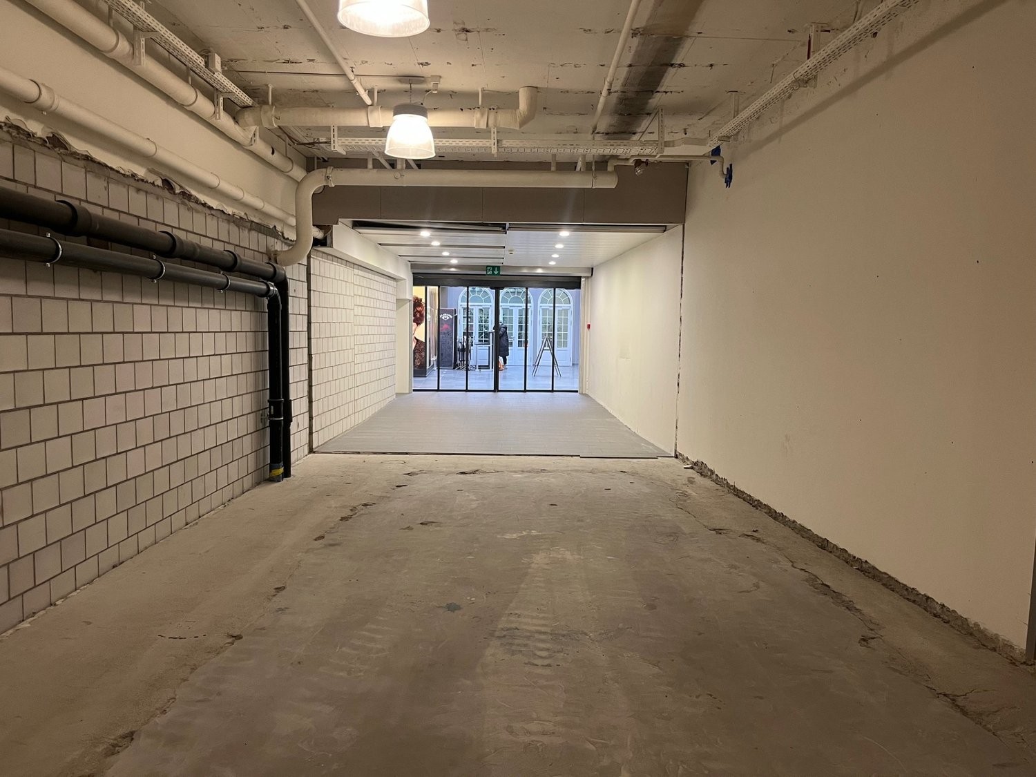 93m² commercial, photo 3 sur 6