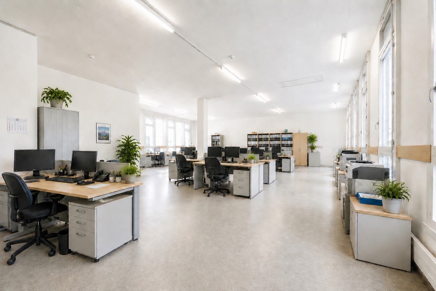 332m² bureau, photo 1 sur 10