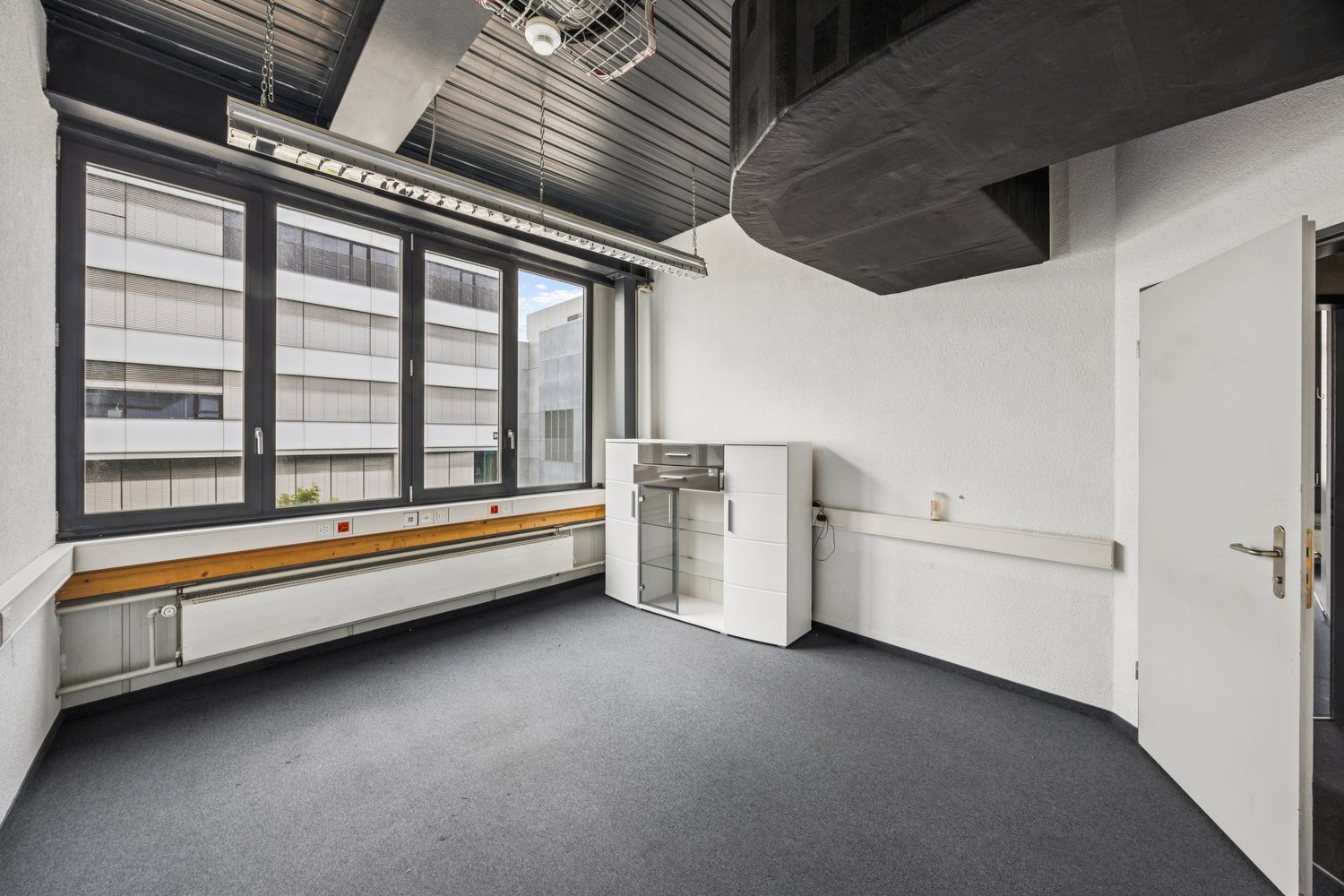 410m² commercial, photo 9 sur 10