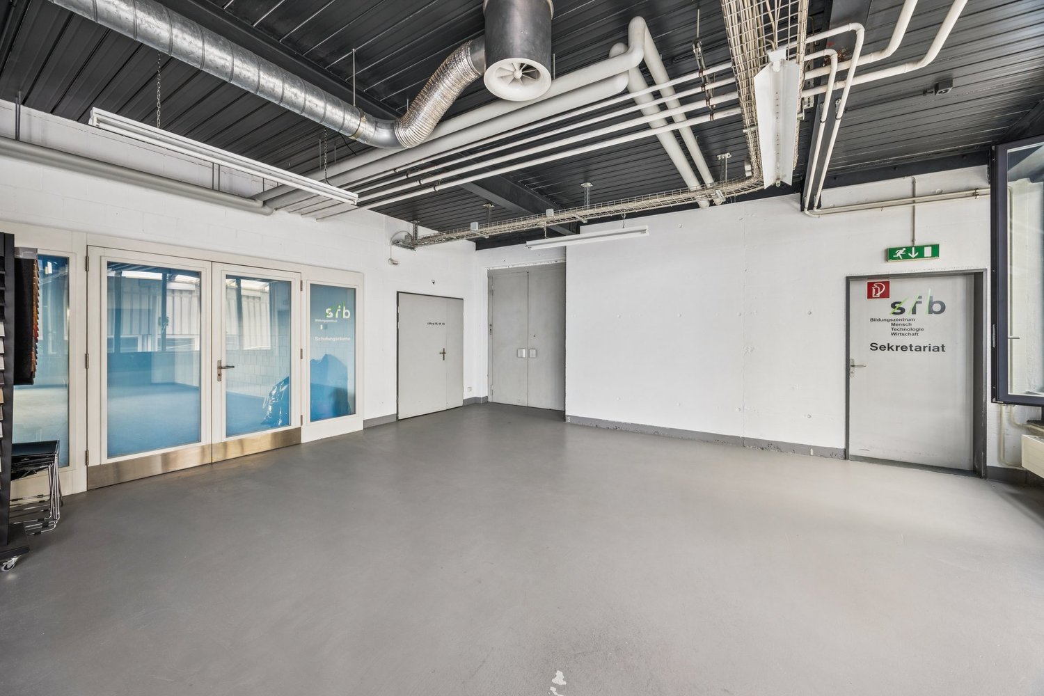 410m² commercial, photo 8 sur 10