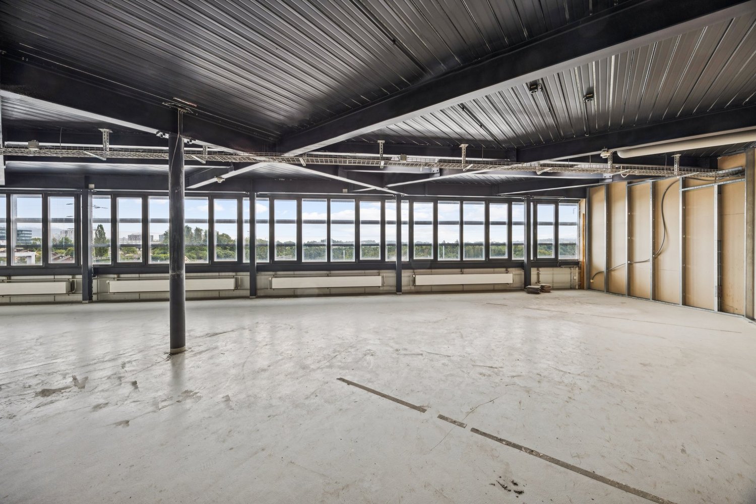 410m² commercial, photo 3 sur 10