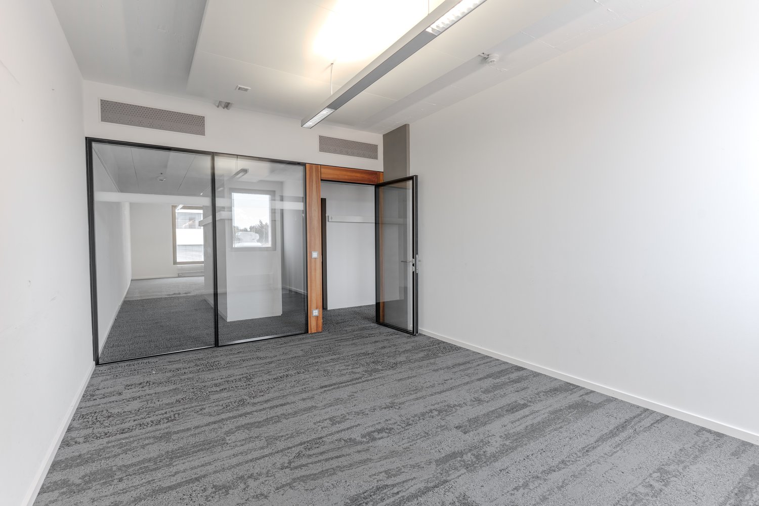 768m² bureau, photo 4 sur 8