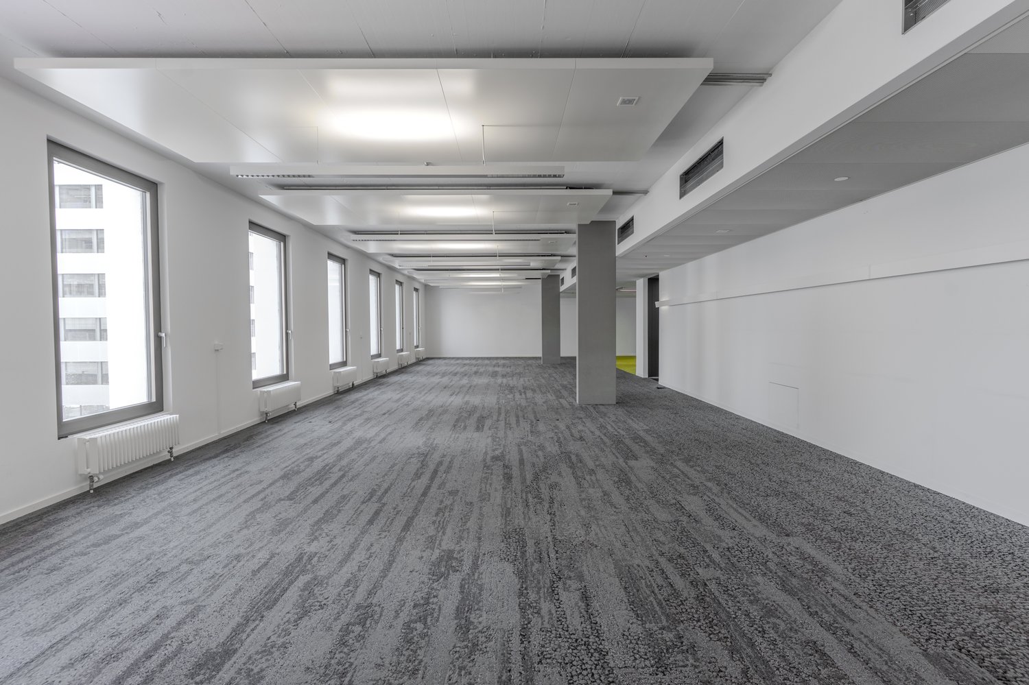 768m² bureau, photo 1 sur 8