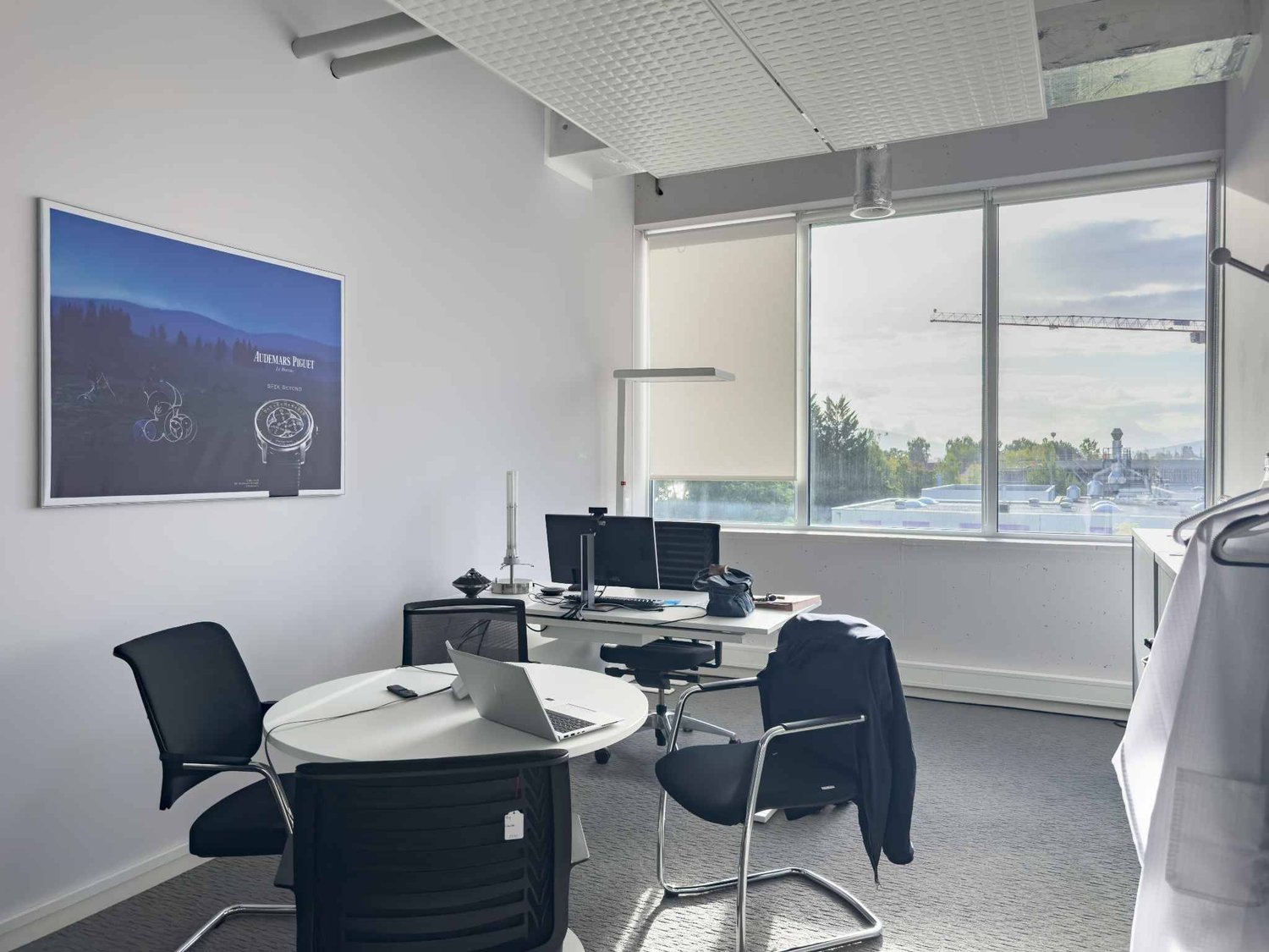 350m² office