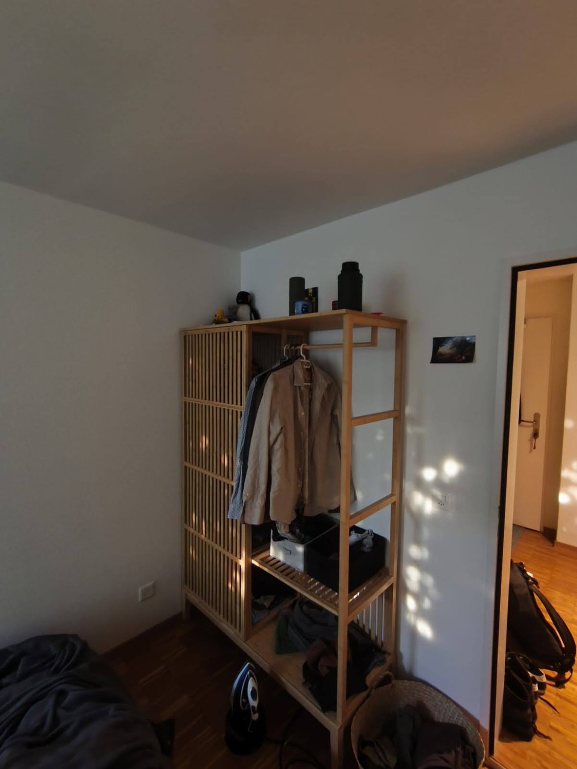 Chambre dans une colocation

Colocataire recherché dans une colocation dans un quartier calme à l'angle de l'Irchel Campus.

Comme Antoine déménage bientôt, Can (36, Ingénieur) recherche un nouveau colocataire qui reprendra la chambre à partir du 01.11.2026 pour une période de 6 mois ou 1 an.

La ch, photo 4 sur 10