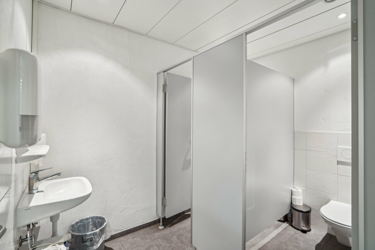 194m² commercial, photo 9 sur 10