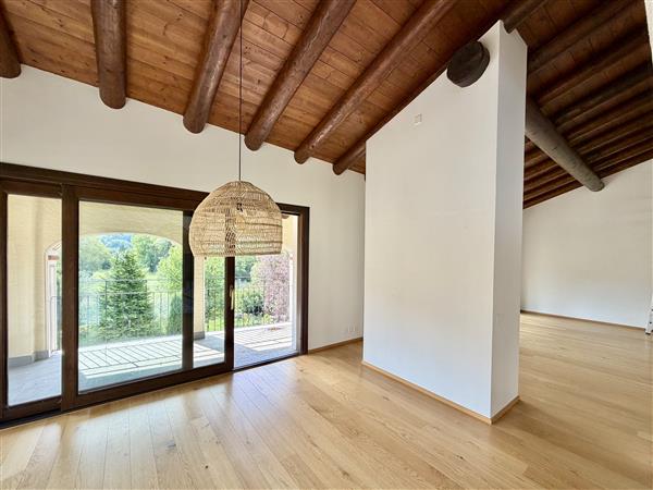 Appartement en attique de 6 pièces