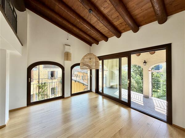 Appartement en attique de 6 pièces