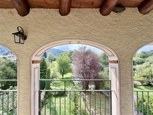 Appartement en attique de 6 pièces