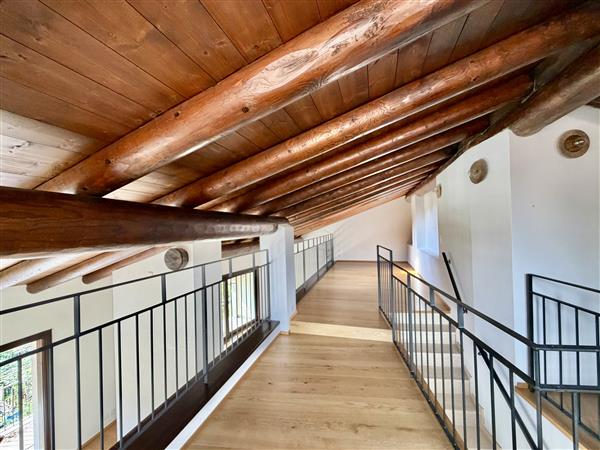 Appartement en attique de 6 pièces