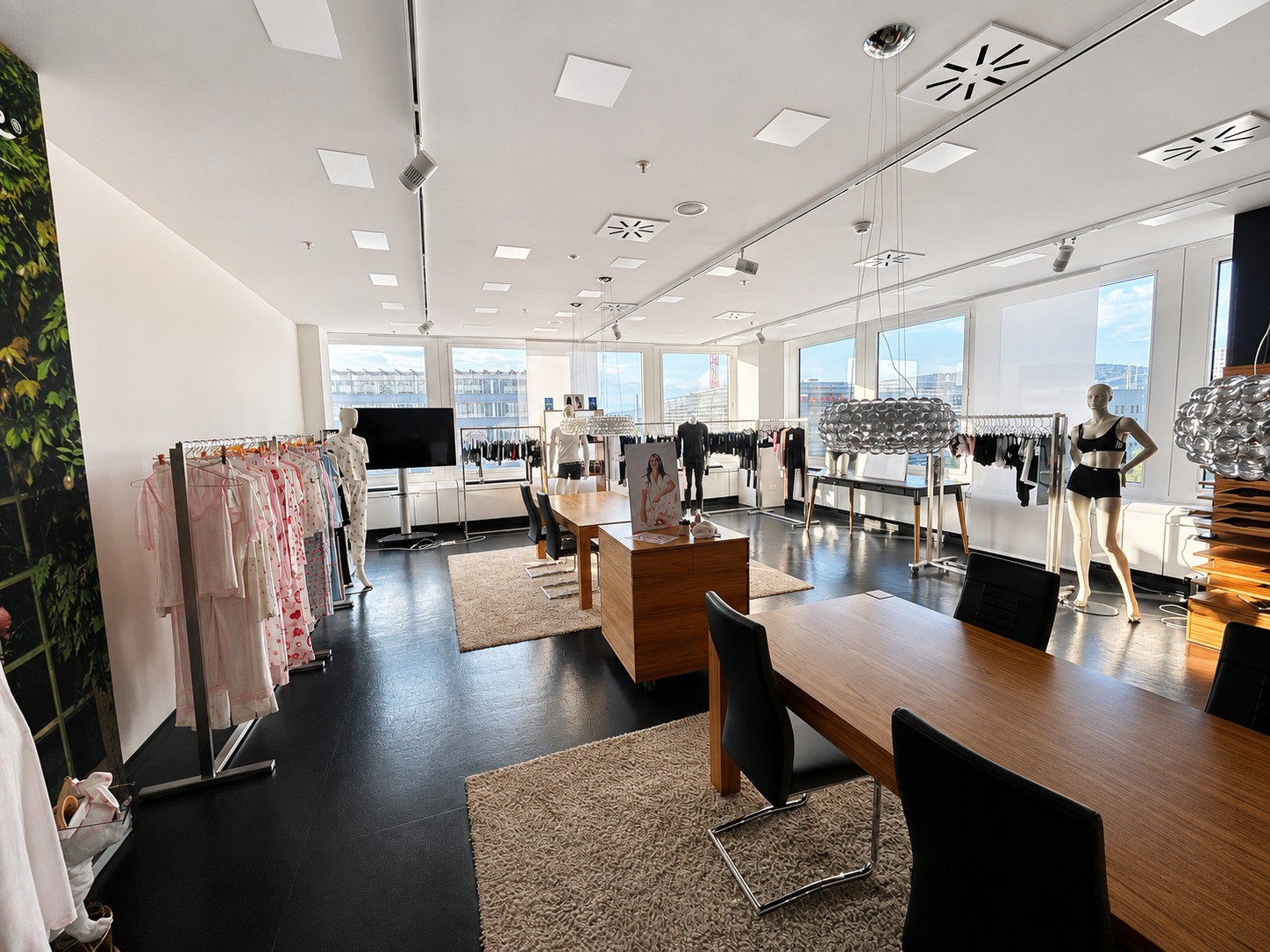 141m² commercial, photo 1 sur 7