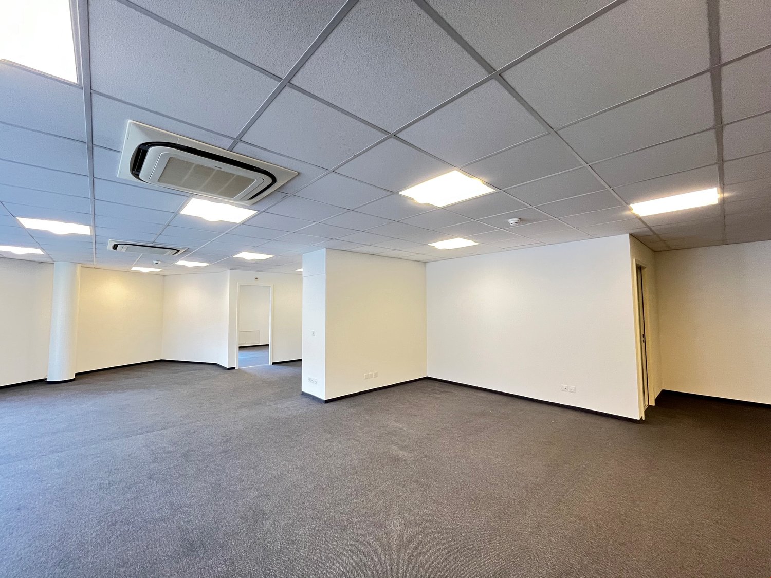 203m² office, photo 3 sur 10
