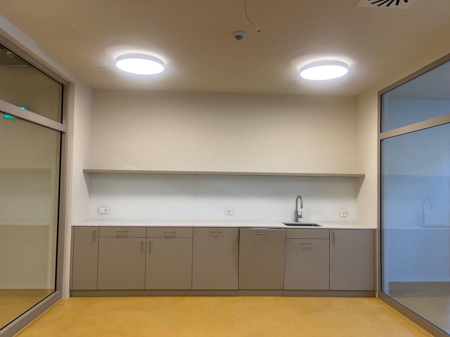 105m² office