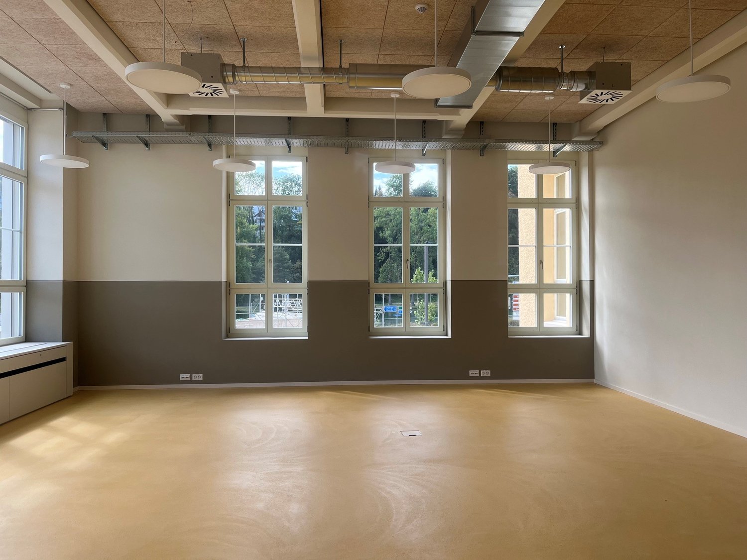 105m² office