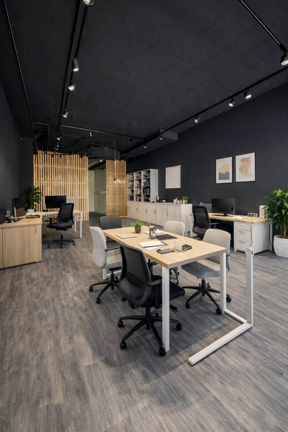211m² commercial, photo 1 sur 8