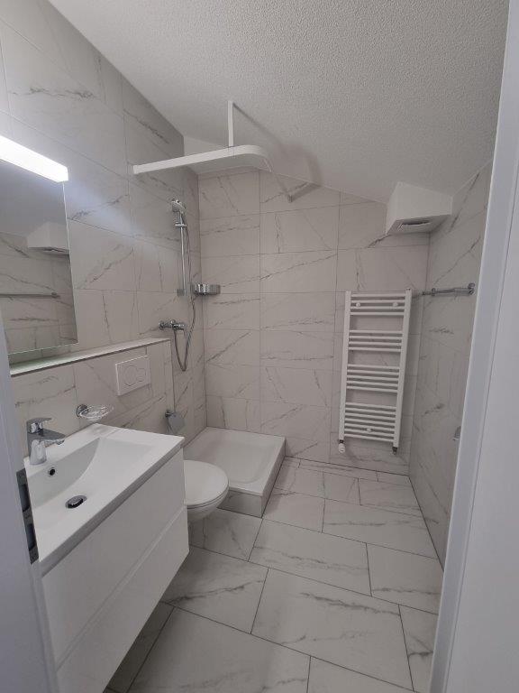 1 room roof flat, photo 5 sur 7