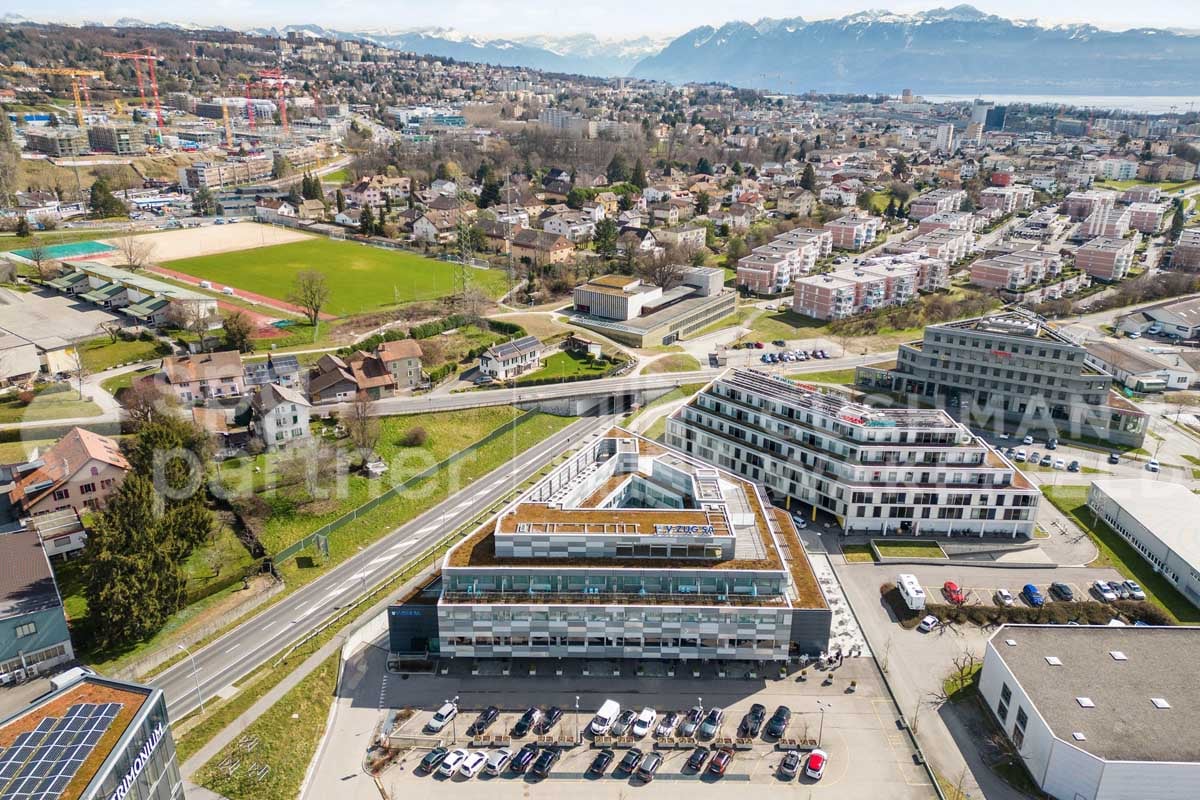 900m² office